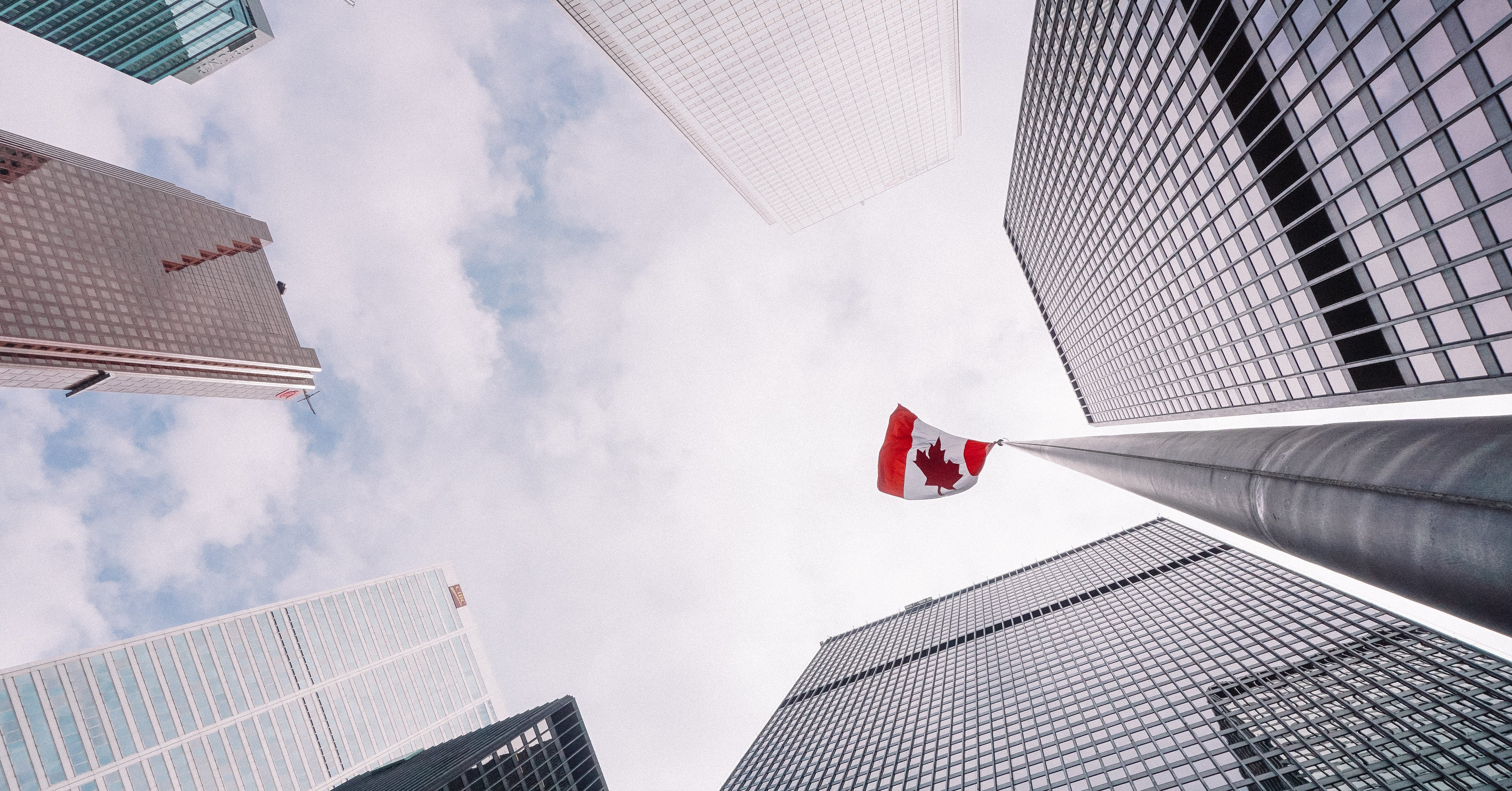 Understanding the Strategic Advantages of Canadian Nearshore IT Support for U.S. Banks_Blanc Labs